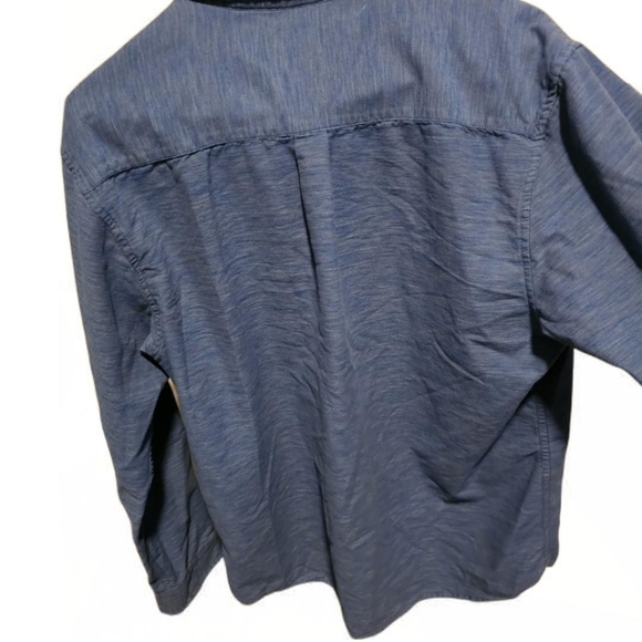 Larson and Co linen shirt in size large - Picture 2 of 4